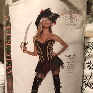 New never worn Be Wicked Pirate costume size M/L.